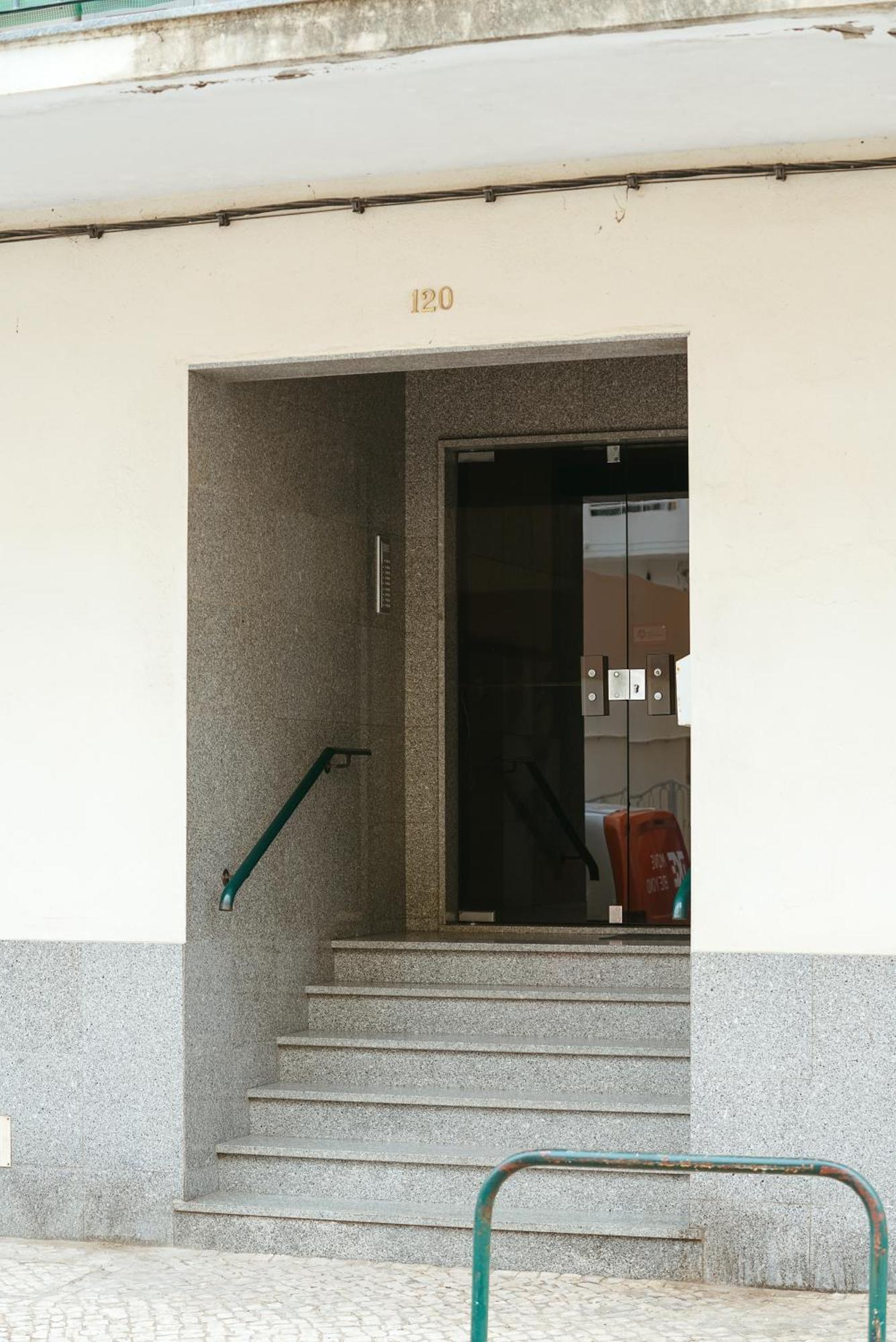 Apartamento Cristina - Proximo Da Praia アルマカオ・デ・ペラ エクステリア 写真